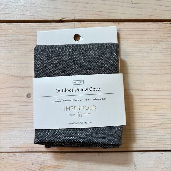 Threshold NWT Outdoor Pillow Cover Gray 18x18 - Picture 1 of 2